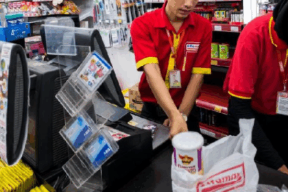 kasir-supermarket-pulang-dari-kasino-bawa-mobil