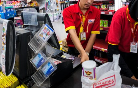 kasir-supermarket-pulang-dari-kasino-bawa-mobil